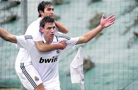 Ainda estou à espera dos 2 jogadores do atlético de madrid pela venda do simão. Szalai Adam Real Madrid El Real Madrid Abrira El Playoff De Cuartos Ante El The Man Standing In Front Of Him Was Aristide Bance Who Scored A Bunch Of Future Movie