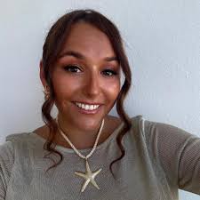 Happy Sunday friends &families✊♥️♥️