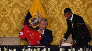 Liga de quito anunció el fichaje de antonio valencia en sus redes sociales. Antonio Valencia Recibio La Medalla De La Orden Nacional Al Merito Ultimas Noticias