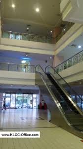 Persahabatan mereka yang kekal oleh waktu terlihat sangat mengesankan. Menara Maxisegar Complex