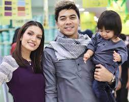 Pelakon amyra rosli memaklumkan selamat menjalani ujian endoskopi selepas dimasukkan ke dalam pada itu, amar menafikan amyra hamil dan masih menunggu keputusan sebenar hasil. Amar Baharin Dapat Hadiah Pregnancy Test Amyra Rosli Hamil Tiga Minggu Hiburan Mstar