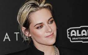 Kristen stewart discusses the 'scary' job of channeling jean seberg, her chemistry with anthony. How To Improve 2020 Kristen Stewart In A Gay Christmas Movie Film Daily
