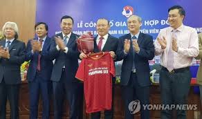 베트남 강타한 '축구 한류'… 눈물∙환호로 삼성전자 사업장까지 들썩! ë°•í•­ì„œ ë² íŠ¸ë‚¨ ì¶•êµ¬ê°ë… ìµœê³ ëŒ€ìš° 21ë…„ ìž¬ê³„ì•½ì¢…í•©2ë³´ í•œê²½ë‹·ì»´