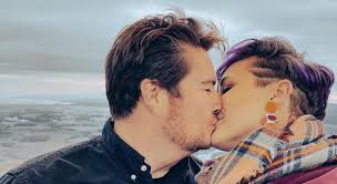 Leah Favia and Chris Barton's Wedding Website