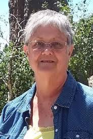 Sarah Carrell's Instagram, Twitter & Facebook