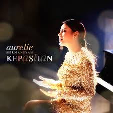 Gaya makeup aurel kini banyak terinspirasi dari makeup seleb hollywood yang cocok untuk perempuan indonesia. Kepastian Single By Aurelie Hermansyah Spotify