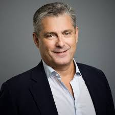 Andrew Cacho's Instagram, Twitter & Facebook