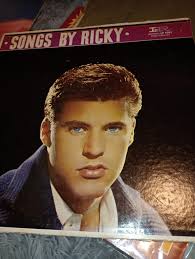 Hmmmm! Guess he's recording!!!😆😎🤘