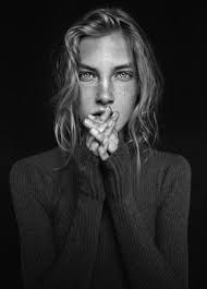 modelos modell portfolio modele headshotsallday fashionbrands portraitstream portraitkillers photography poses women portrait poses model photography