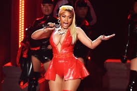 نيكي ميناج في حفل مثير بالسعودية Ihata Ma