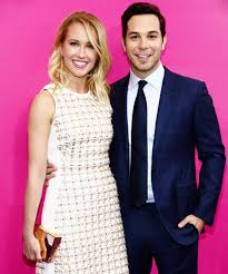 Anna camp and skylar astin were introduced by a mutual friend and got to know each other while filming the movie, clearly becoming close. Pitch Perfect Anna Camp Skylar Astin Wedding Photos
