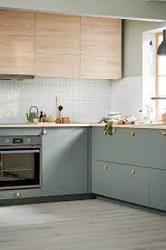 Our beautful kitchen worktops range from solid wood worktops are very easy to upkeep and maintain, we do however recommend you oil your wooden worktops upon. Ein Einheitlicher Ruhiger Look Trotz Unterschiedlicher Fronten Ikea Scandinavian Kitchen Design Interior Design Kitchen Kitchen Design