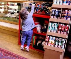 Popular new york city jigsaw puzzles. Best Toy Stores In Nyc 15 Family Favorites And Destination Toy Shops Mommypoppins Things To Do In New York City With Kids