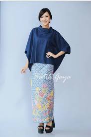 Selain itu, jenis kain ini juga sering digunakan dalam bahan dasar pembuatan baju tidur. 30 Gambar Model Baju Atasan Kain Satin Model Baju Terbaru Dan Update 2019 2020
