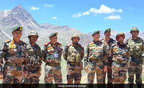 अपने बलिदान से माँ भारती का मस्तक ऊंचा रखने वाले भारतीय सेना के रणबांकुरों की असाधारण वीरता के प्रतिफल कारगिल विजय दिवस की. Zrrconddcum6jm