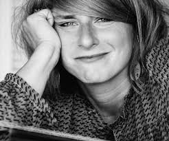 Arromanches-les-Bains. Jazz manouche avec Aurore Voilqué à la salle des  fêtes