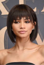 Coupe Au Carre Avec Frange Separee Carre Court Frange Carre Frange Coupe De Cheveux
