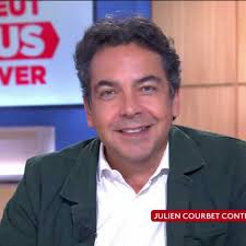 L'une de vos spécialités, c'est de vous faire engueuler" : Patrick Cohen  revient sur son altercation avec Rachida Dati dans C à vous