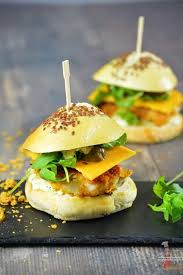 Burger De Poisson Pane Au Corn Flakes Recette En 2020 Poisson Pane Recettes De Cuisine Cuisine De Rue