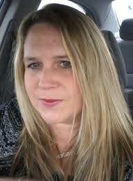 Dana Wesson, Notary Public in Hartford, AL