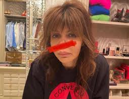 Женщина взяла на себя хлопоты по дому, заботу о внуках. Byvshaya Zhena Arshavina Pokazala Iz Bolnicy Izurodovannoe Nekrozom Lico