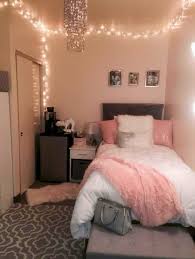 And unlike popular perception, minimalist bedroom also give you ample opportunity to express yourself in an modern home design can be completed with all modern room too, this is the collection of modern bedroom design by 4decor. Bedroom Ideas Simple Bedroom Apartment Room Small Girls Bedrooms