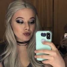 Sydney Crowley (@syydnneeyx3)