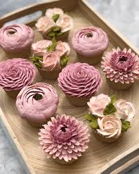 Cakes By Jane Taylor Designs Beautiful Cupcakes That Resemble Wedding Flower Arrangements Zoom In On These Beau Cupcake Cakes Beautiful Cupcakes Amazing Cakes