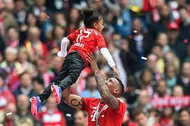 Wikipedia is een online encyclopedie die ernaar streeft inhoud te bieden die vrij herbruikbaar, objectief en verifieerbaar is. Jerome Boateng Becomes First Footballer To Sign With Jay Z S Roc Nation Bavarian Football Works