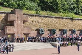 Le r?gne qu?inaugure sa naissance ne peut qu?en ?tre un de lib?ration, de d?livrance de toutes ces tares d?un monde domin? Compagnons De La Liberation 1 000 Vies Exemplaires