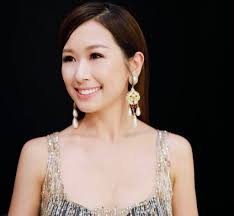 赵希洛,原名赵嘉迪,香港女演员、节目主持.昵称".无线御用癫婆",于《万千星辉颁奖典礼2019》获得"最佳女配角"奖.代表作品《华丽转身/实习天使/金宵大厦系列/爱·回家之开心速递/十八年后的终极告白2.0》.12月4日42岁诞辰.㊗️生日快乐🎂