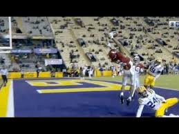 Alabama wide receiver devonta smith is a heavy favorite to win the 86th heisman trophy, which will be announced tuesday on espn. Devonta Smith With An Amazing Catch Vs Lsu Just Give Him The Heisman Youtube