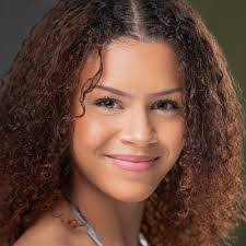 Taylor Collier's Instagram, Twitter & Facebook