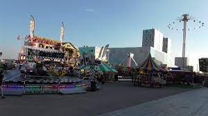 Kermis attractie break dance in oosterhout, noord brabant, holland, nederland afbeelding van ad huijben op canvas, behang en meer. Pinksterkermis Almere Stad 2019 2019 Ride Master