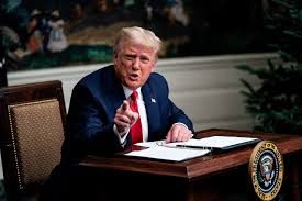 Trump Flips Out At Reporter In Thanksgiving Tantrum Don T Talk To Me That Way Vanity Fair Donald trump's messy desk could be a sign of something much worse.