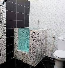 Alasannya adalah kamar mandi tersebut berhubungan erat dengan desain interior rumah. 40 Desain Kamar Mandi Minimalis Sederhana Terbaru 2019 Rumahpedia Ide Kamar Mandi Desain Dapur Luar Ruangan Desain Ruang Makan