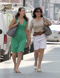 Thomas leleu, qui joue du tuba comme s'il était sur une scène rock. Anne Sinclair Et La Fille De Son Epoux Vanessa Strauss Kahn Le 8 Juin 2011 A New York Purepeople