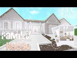 Pin By Dedeica On Famyli House In Bloxburg In 2021 Roblox Bloxburg Bloxburg House Ideas One Story Bloxburg House Ideas