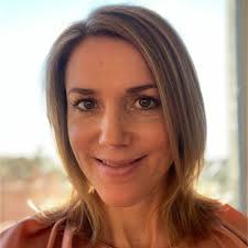 Ryktet om min död är starkt överdrivet. Codesign har ömsat skinn fast tvärt  om. Vi krympte ur vår gamla kostym. Vi har kämpat på så bra vi kunnat. Vi  har minskat och