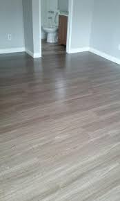 Gray Laminate Floors Suelos Casitas