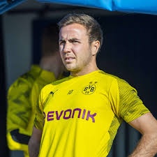 Lucien favre skončil na postu trenéra, vaz mu zlomila série nepříznivých výsledků, zejména domácí prohra o tom, jestli má být lucien favre koučem borussie dortmund, se mluví již od minulé sezony. Mario Gotze Bvb Wechsel Innerhalb Der Bundesliga Ausgeschlossen Bvb