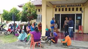 Beberapa bulan mempunyai lebih banyak aktiviti daripada yang lain. Para Buruh Perkebunan Kelapa Sawit Resah Gaji Mereka Senilai Rp 80 Juta Dibawa Kabur Kontraktor Tribunnews Com Mobile