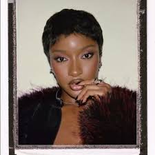 Lacey Stringer 🤍 (@unique_lace)