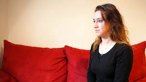 Valérie bacot est accusée du meurtre en 2016 de son mari, au terme de plusieurs dizaines d'années de sévices sexuels, physiques et émotionnels. Story Of Valerie Who No One Has Ever Protected Newsy Today