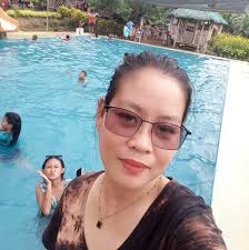 LAUNDRY XMAS TREE' 🌲 Ricci Rivero at Leren Mae Baustista parehong  nagbahagi ng larawan ng labahan na hugis christmas tree sa kanilang IG  story. "oh buo na" saad ni Ricci. Photo by