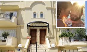 Η αιθέρια κάρολαϊν φυσικά κρατά το τραγικότερο σκήπτρο! 7iog1d01rcpe4m