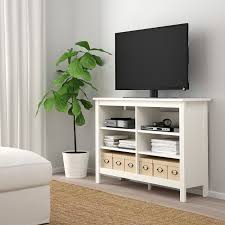 Brusali Tv Bank Weiss 120x36x85 Cm Hier Entdecken Ikea Osterreich En 2020 Muebles Para Tv Mueble Tv Blanco Unidades De Tv