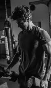 Pin Di Shee It Su Shadowhunters Attori Attori Hot Serie Tv