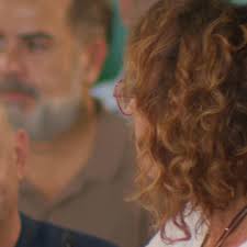 🎒 Menos niños y niñas cada aula es más garantía de éxito educativo. , Con  María Jesús Montero al frente del Gobierno andaluz, la bajada de la ratio  será una realidad.