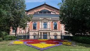 Three Decades At The Bayreuth Festival Personal Account Music Dw 27 07 2020